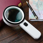 Magnifying glass with LED light, 30x optical magnification, reading aid for seniors