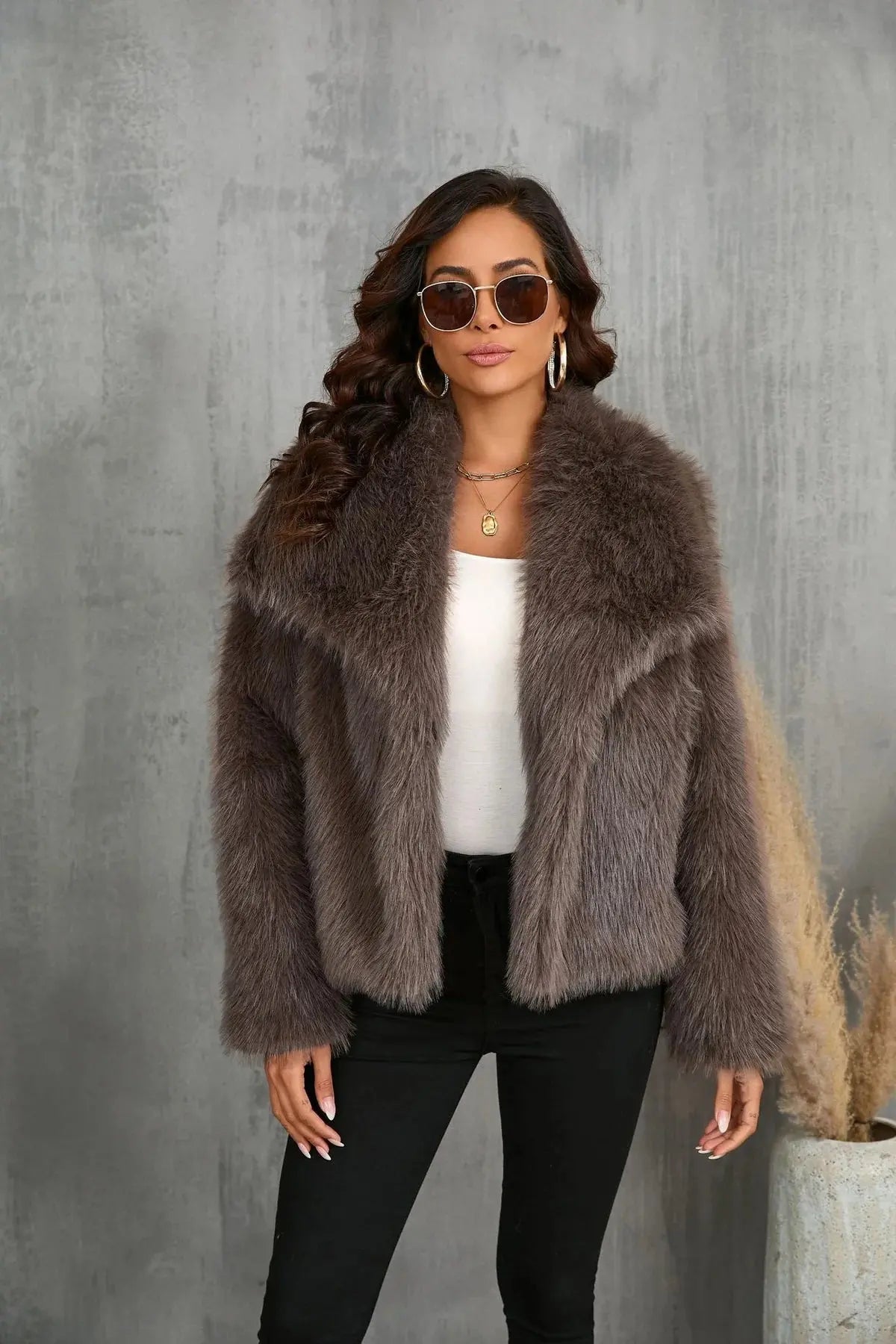 Women's faux fur jacket fluffy coat in beige, grey, brown and black
