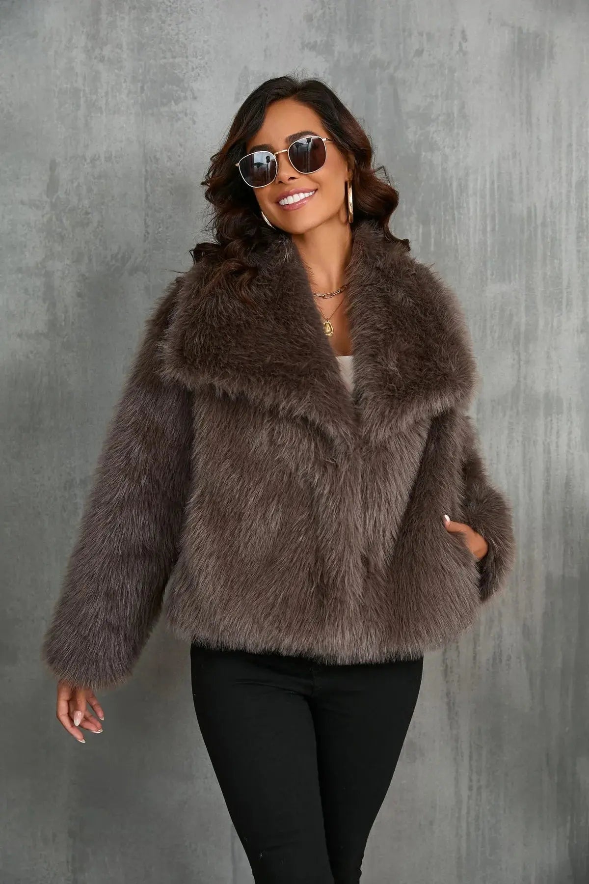 Women's faux fur jacket fluffy coat in beige, grey, brown and black