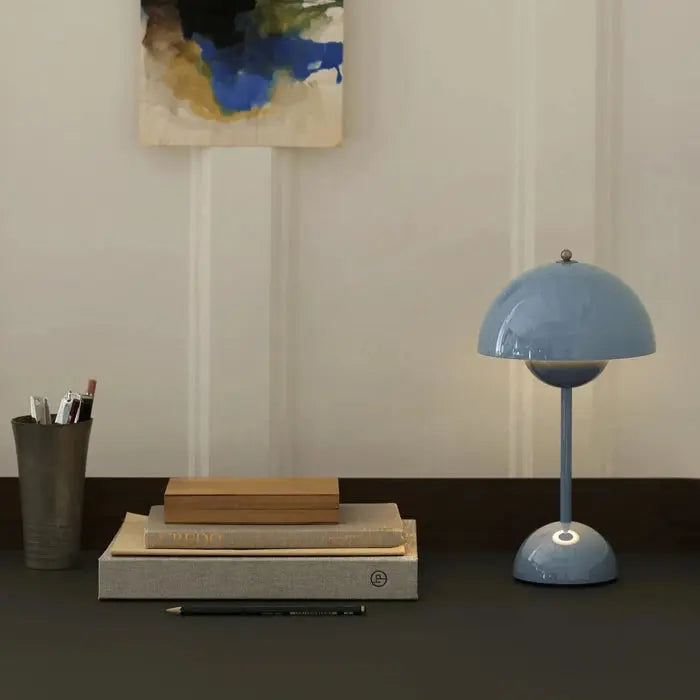 Retro globe table lamp 3W dimmable LED soft warm light
