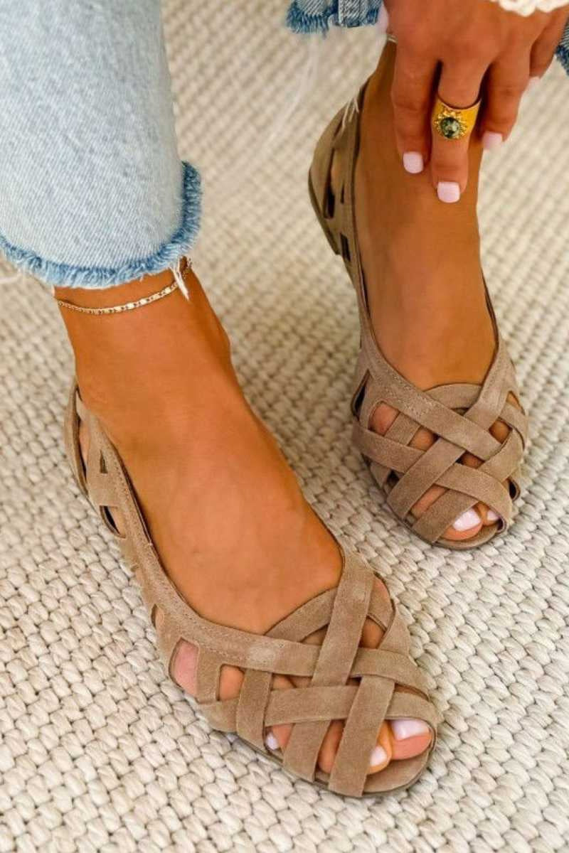 Women's orthopedic sandals with cutout detail and open toe, summer casual style