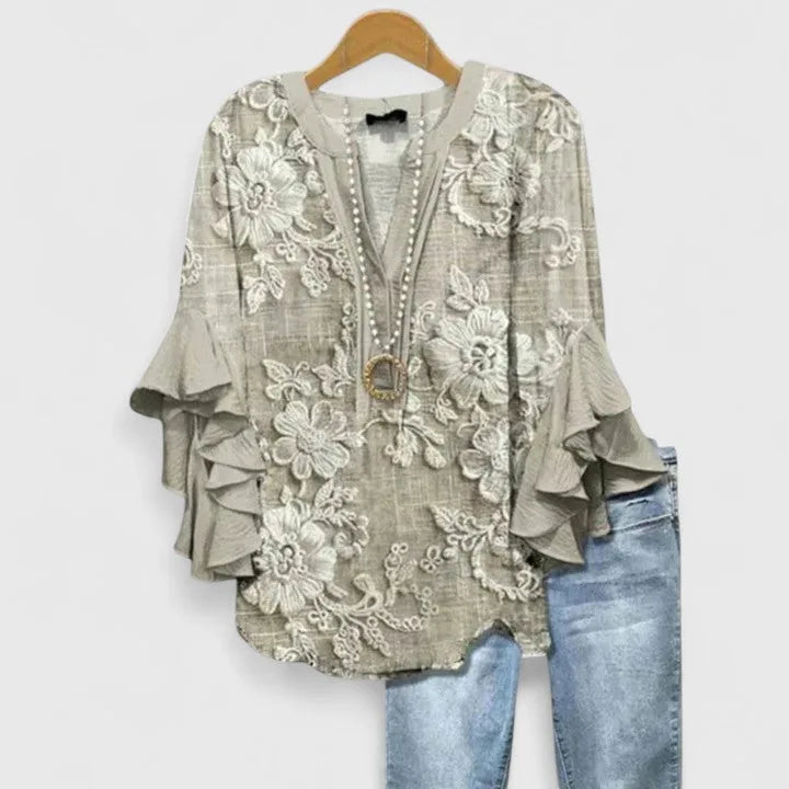 Women floral blouse with ruffled 3/4 sleeves and V-neckline regular fit