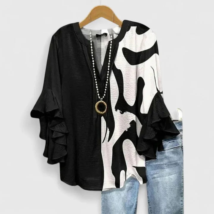 Women floral blouse with ruffled 3/4 sleeves and V-neckline regular fit