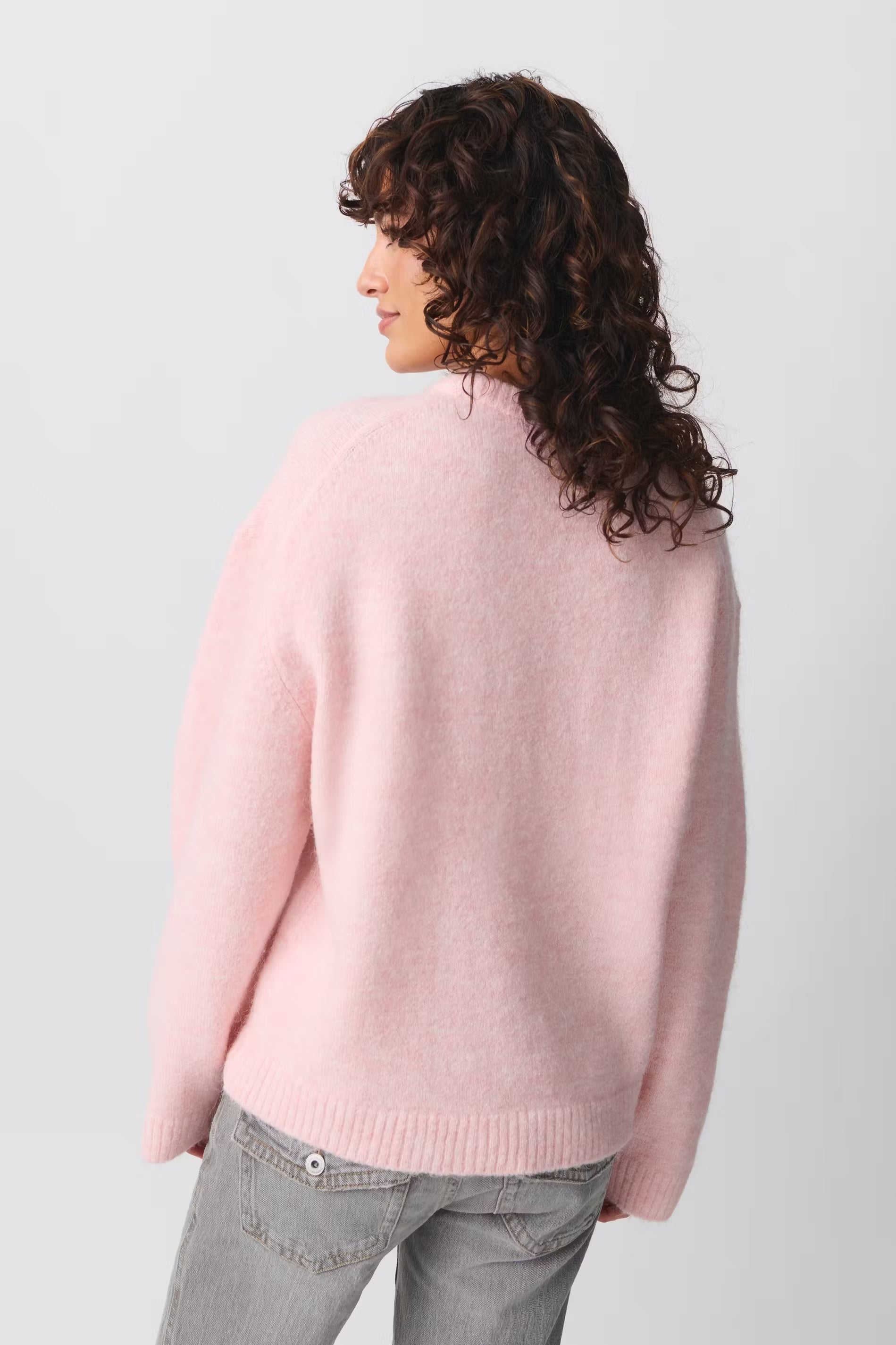 Women's oversized sweater with round neck and balloon sleeves in rose, cream and grey
