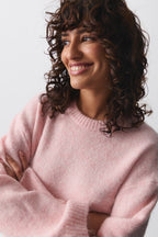 Women's oversized sweater with round neck and balloon sleeves in rose, cream and grey