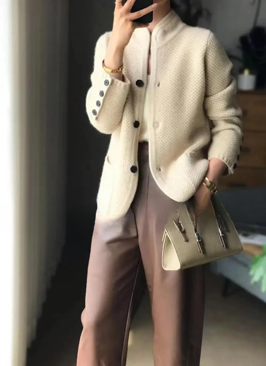 Women's textured blazer slim fit with button closure, office and smart casual