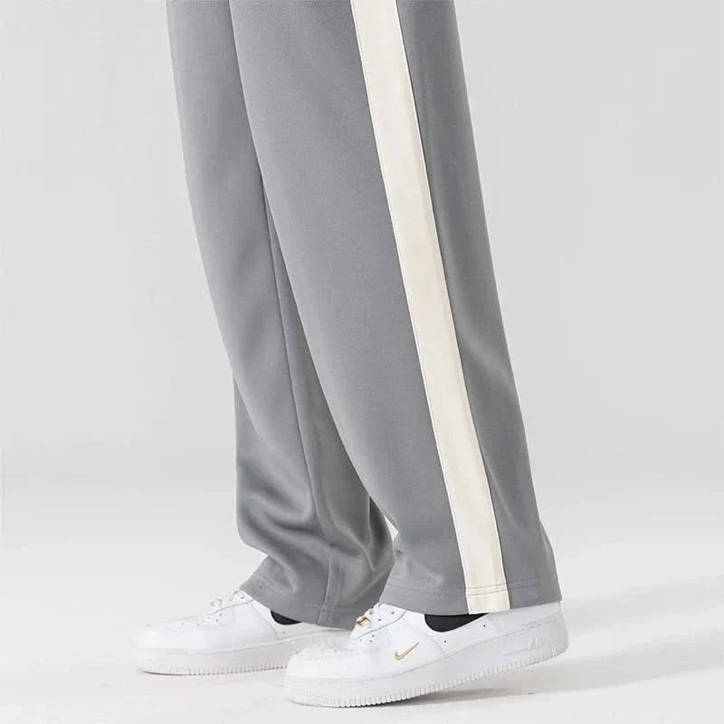 Lounge sweatpants relaxed fit with drawstring waist and deep side pockets