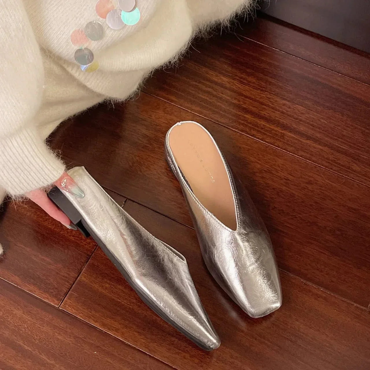 Women slip-on flats low cut in black vegan leather