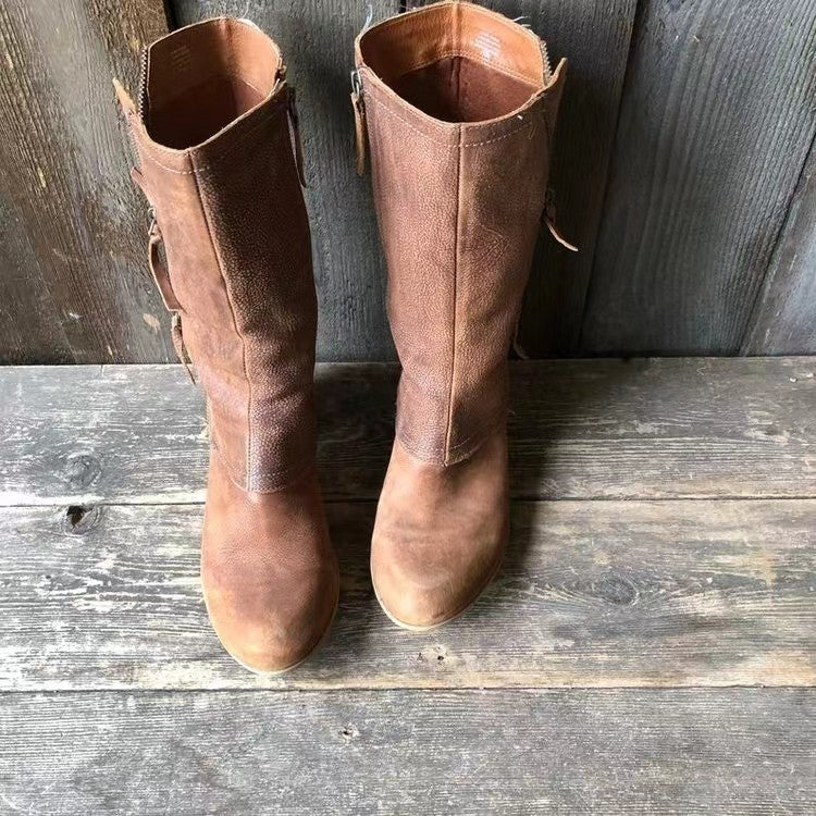 Women's autumn boots in brown water-resistant leather, versatile and elegant