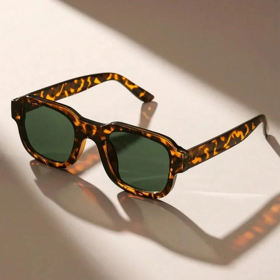 Acetate bold frame retro sunglasses with full UV protection in leopard black and yellow
