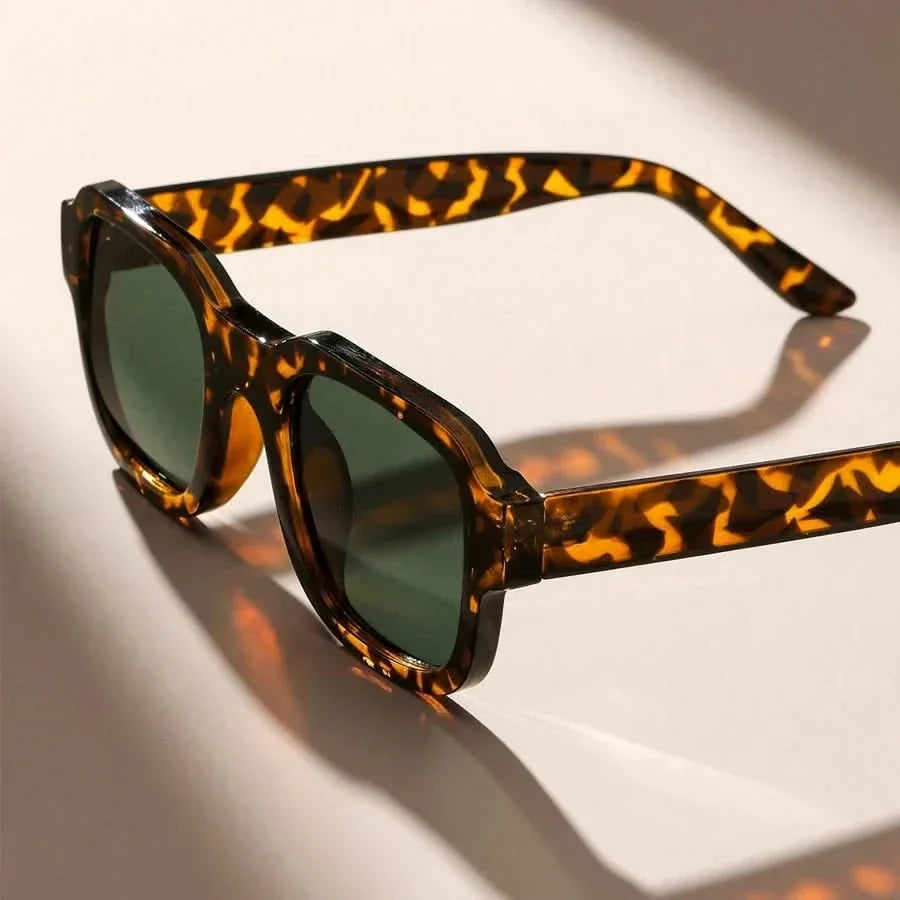Acetate bold frame retro sunglasses with full UV protection in leopard black and yellow