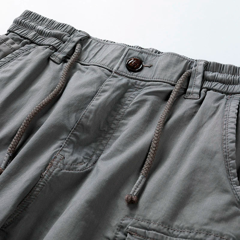 Men's cotton cargo shorts with multi-pocket design in casual style