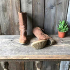 Women's autumn boots in brown water-resistant leather, versatile and elegant