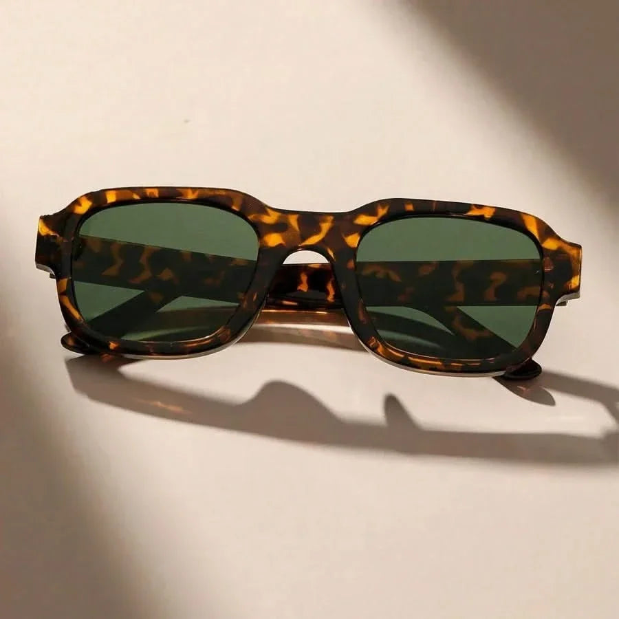 Acetate bold frame retro sunglasses with full UV protection in leopard black and yellow
