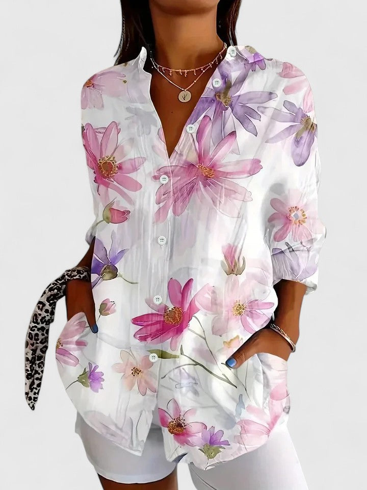 Women's blouse with colorful print and relaxed fit, casual everyday top