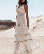 Women boho print maxi dress in beige and white, long flowy silhouette