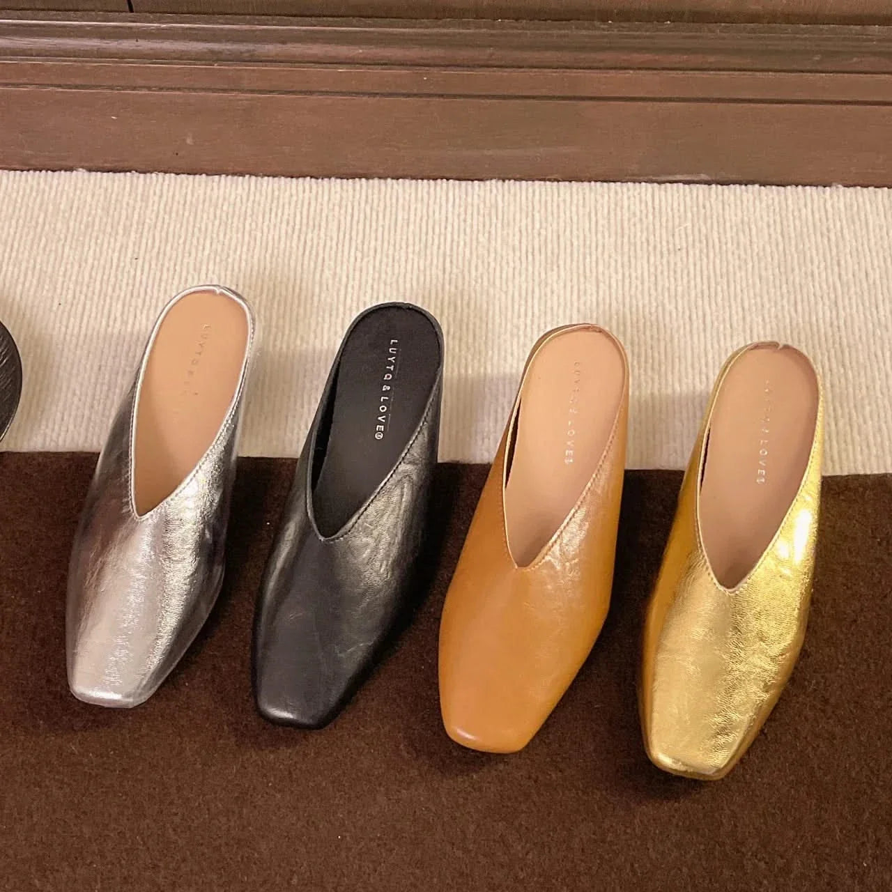 Women slip-on flats low cut in black vegan leather