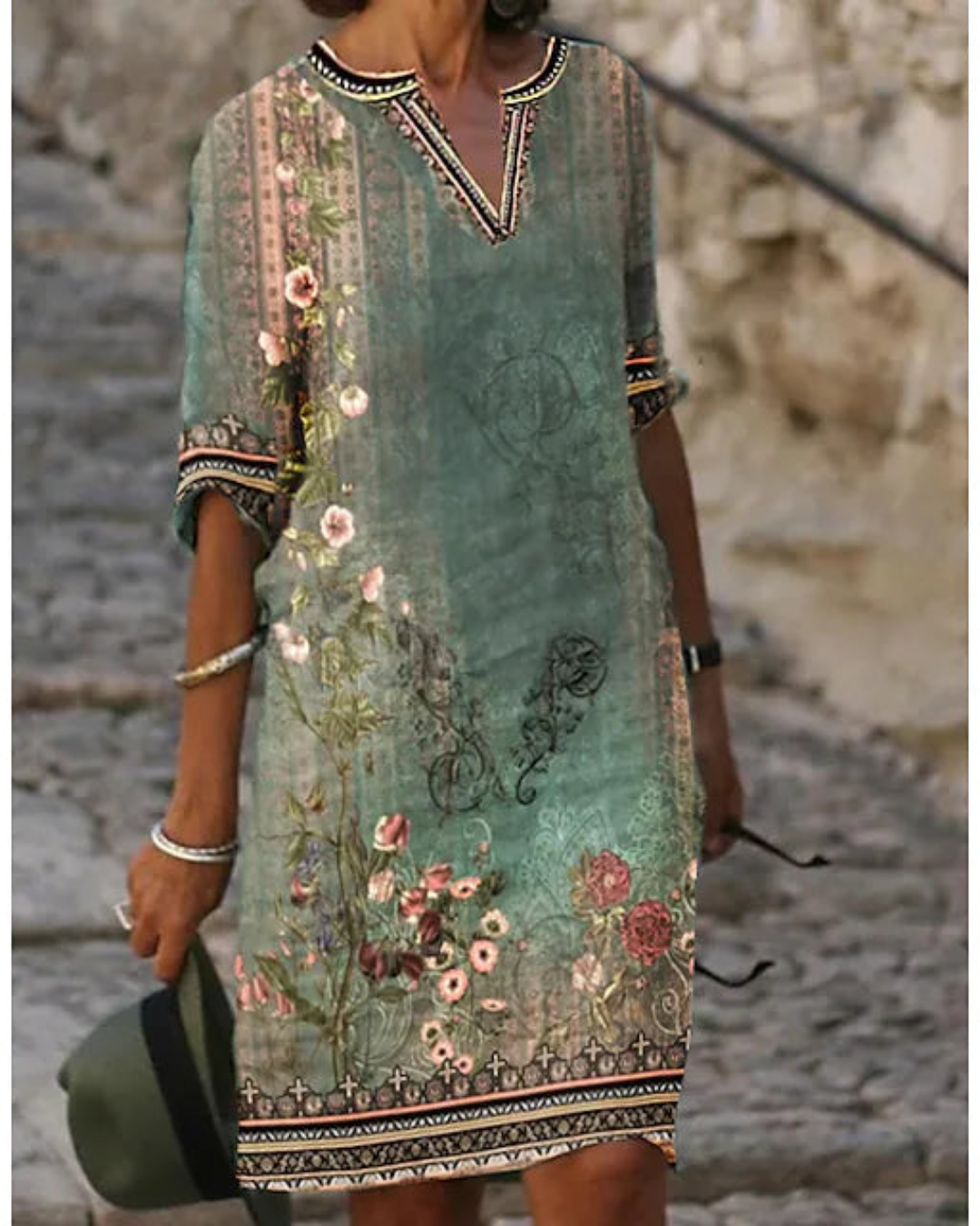 Women Vintage Midi Dress in green, relaxed retro-inspired feminine silhouette