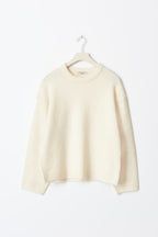Women's oversized sweater with round neck and balloon sleeves in rose, cream and grey