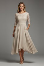 Women's midi dress with round neckline and short sleeves, loose fit, small-scale pattern