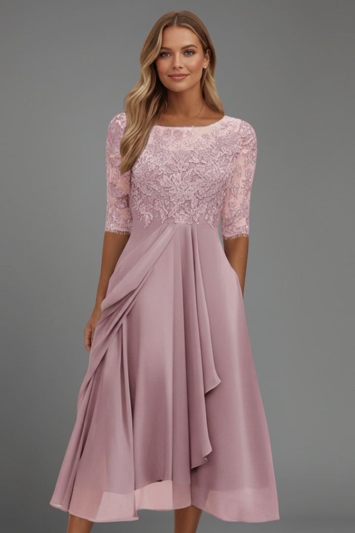 Women's midi dress with round neckline and short sleeves, loose fit, small-scale pattern