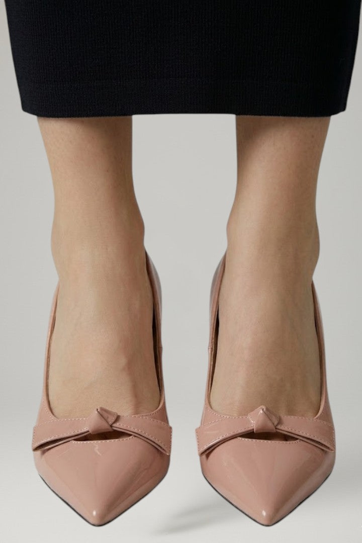 Women leather pumps with bow detail and mid-height flared heel pointed toe