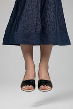 Women's block heel sandals in leather with adjustable buckle and open toe
