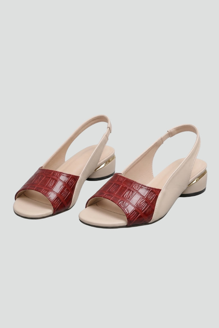 Women's block heel sandals in leather with adjustable buckle and open toe