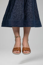 Women's block heel sandals in leather with adjustable buckle and open toe