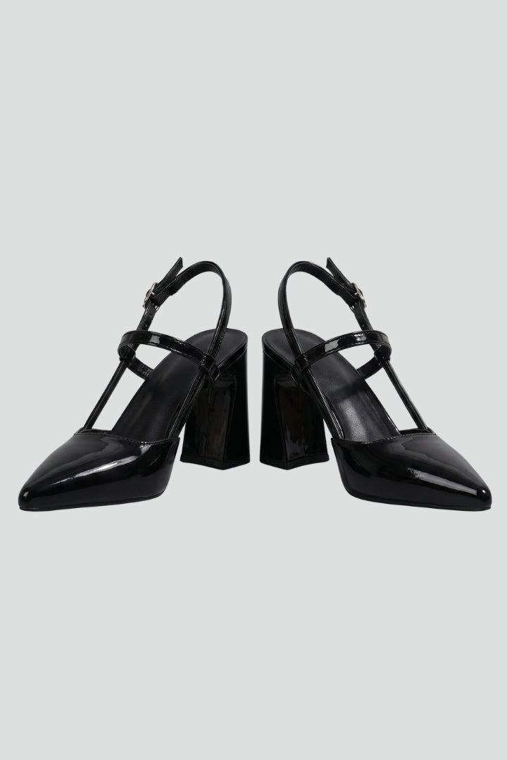 Women's black leather sandals with pointed toe, block heel and buckle closure