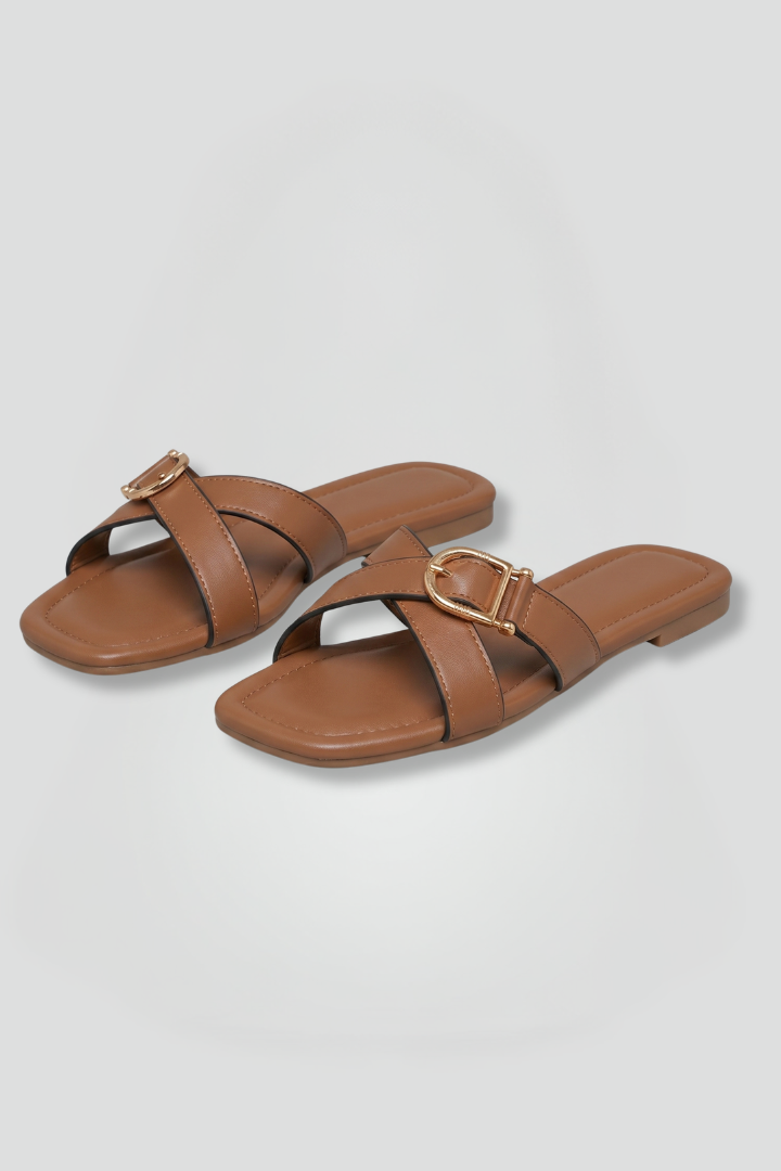 Women's sandals with criss cross straps, slip-on flat design, open toe