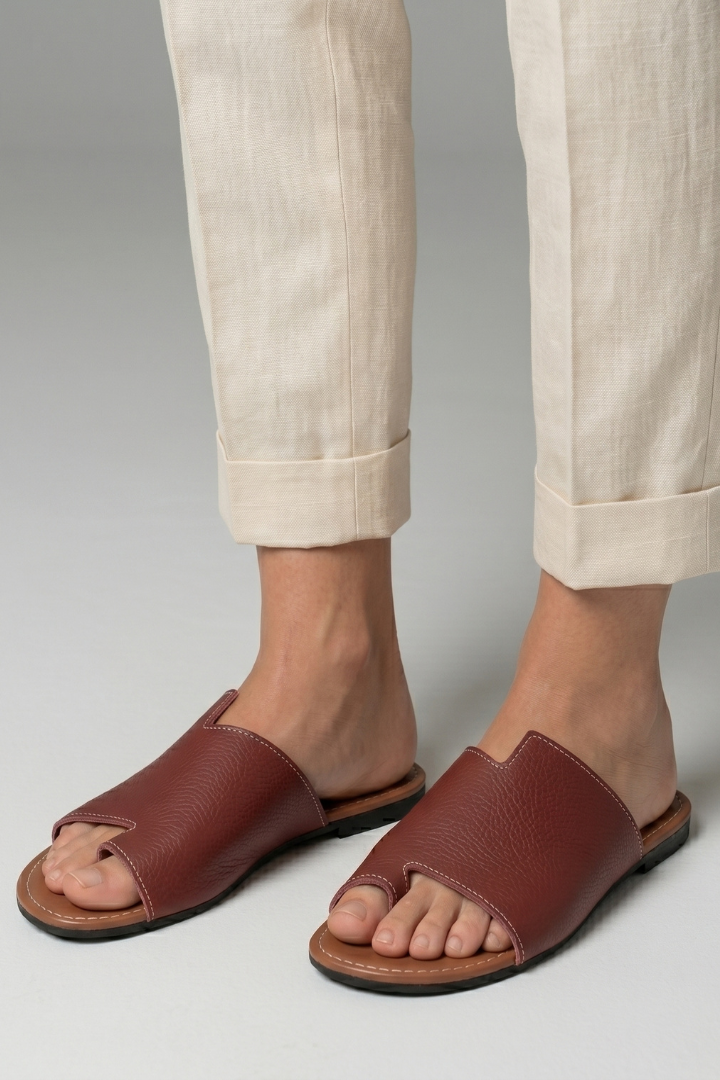 Women open toe slip-on flat sandals with leather lining and textured outsole