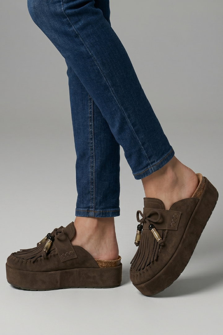 Women platform sandals round toe slip-on with leather lining and rubber outsole