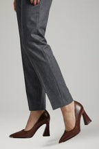 Women leather pointed toe slip on flats in smooth leather upper flat rubber sole
