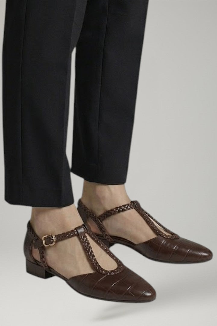 Women leather T-strap flat shoes with metal buckle and rounded toe