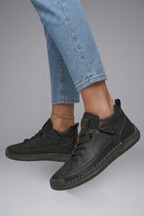 Women's leather trainers with elastic side panels and EVA sole, slip-on sneakers