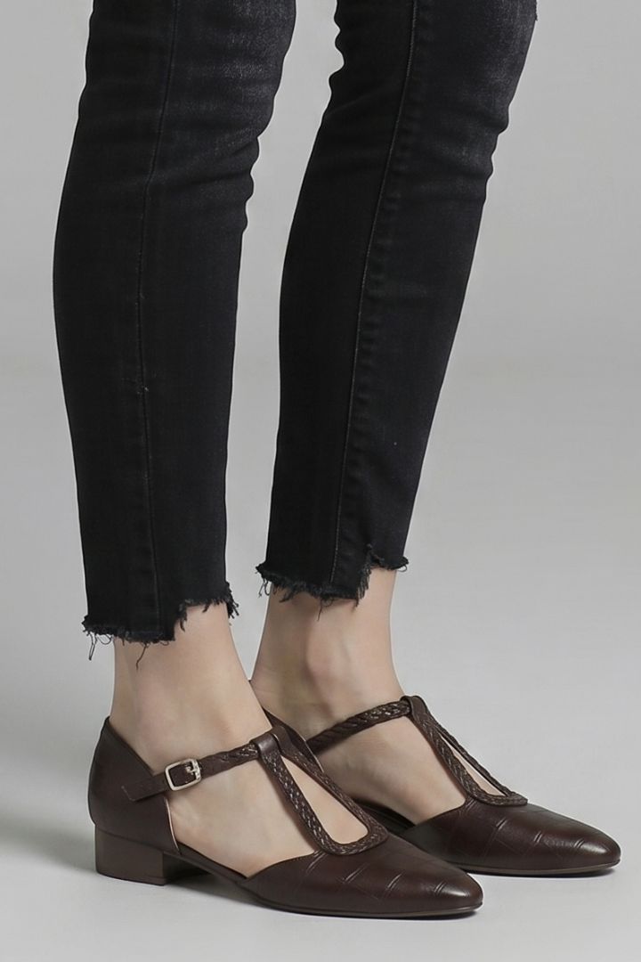 Women Mary Jane Flats pointed toe braided buckle T-strap side cutout