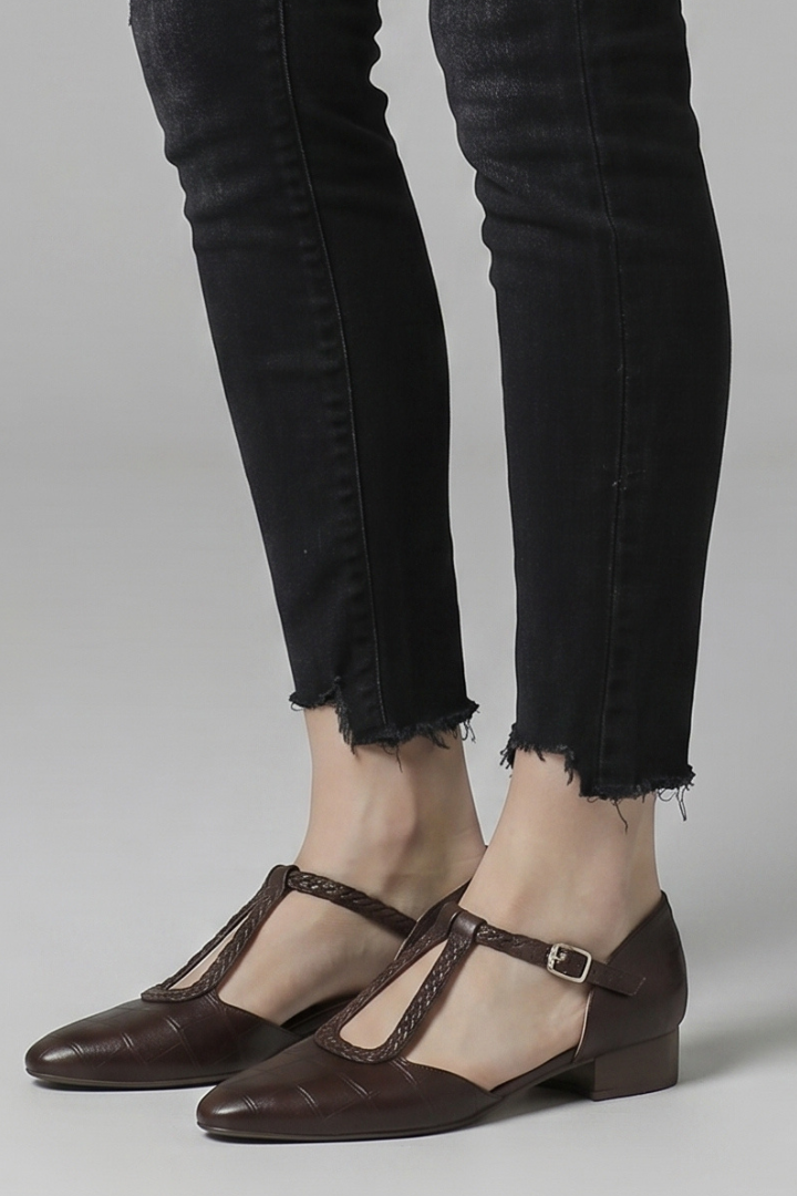 Women Mary Jane Flats pointed toe braided buckle T-strap side cutout