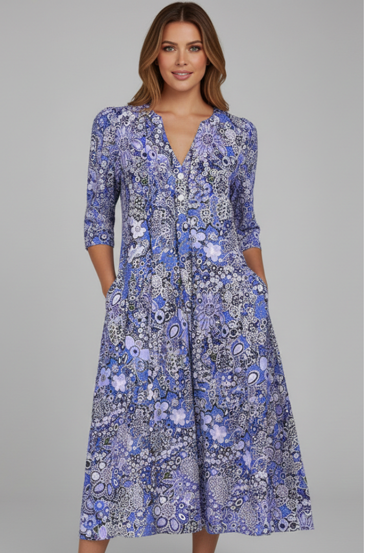 Women's midi dress with V-neck, three-quarter sleeves and all-over printed pattern