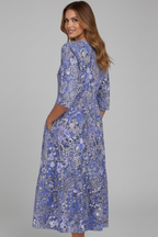 Women's midi dress with V-neck, three-quarter sleeves and all-over printed pattern
