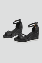 Women's orthopaedic slip-on sandals with cushioned footbed and open toe, low platform sole