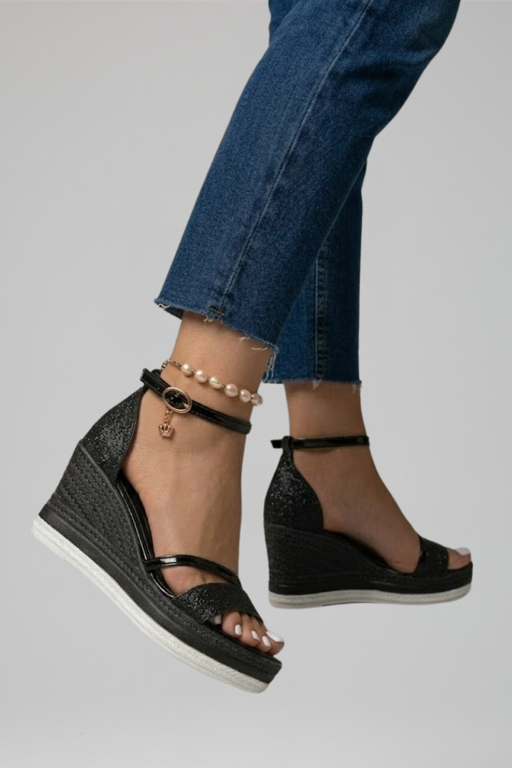 Women's orthopaedic slip-on sandals with cushioned footbed and open toe, low platform sole