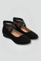 Women's orthopaedic flat shoes slip-on with elastic crisscross straps and low wedge sole