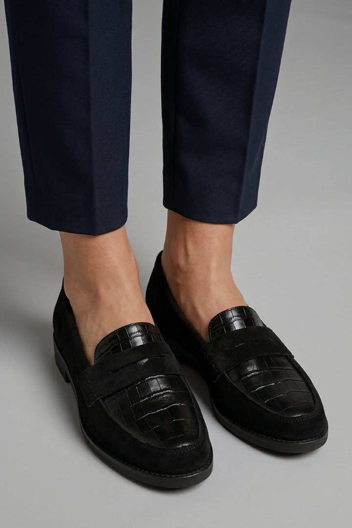 Women's orthopaedic loafers black flat sole slip-on with croc-embossed panel