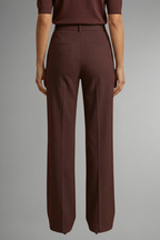 Women's high waist straight leg trousers with pull-on closure and stretch fabric