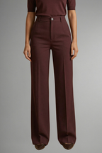 Women's high waist straight leg trousers with pull-on closure and stretch fabric