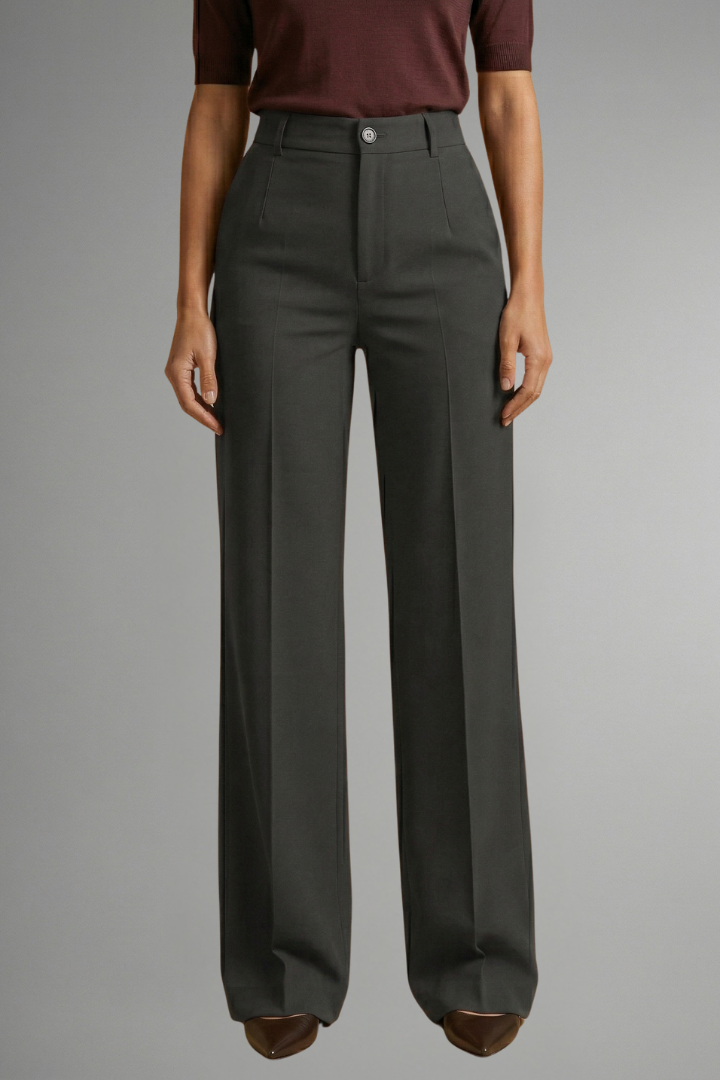 Women's high waist straight leg trousers with pull-on closure and stretch fabric