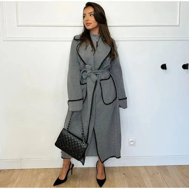 Women reversible pocket coat midi length in beige and black