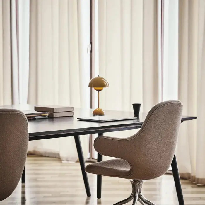 Retro globe table lamp 3W dimmable LED soft warm light