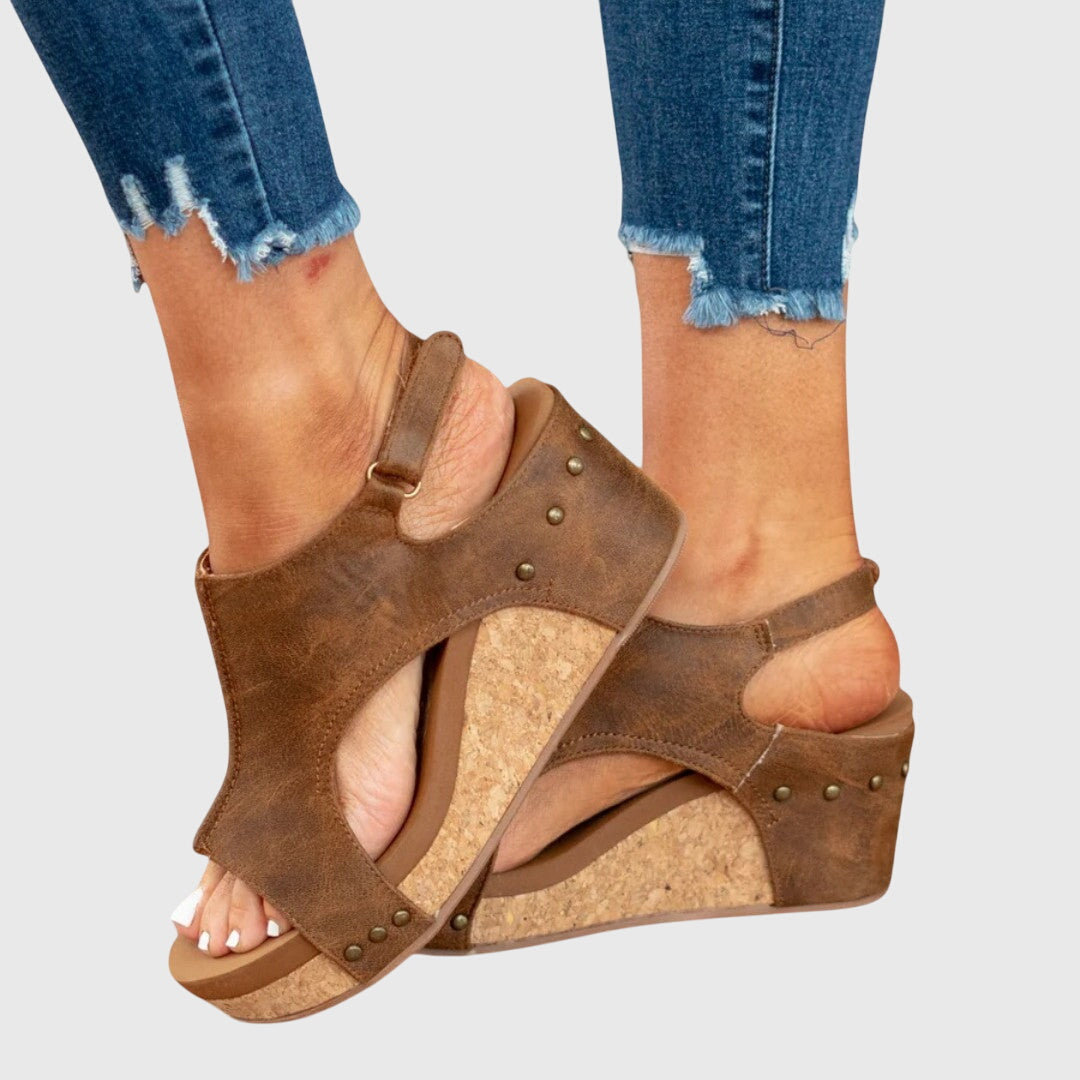 Orthopedic sandals for women with cushioned insole and adjustable buckle wedge